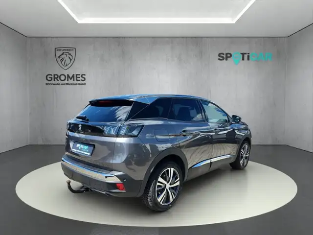 Peugeot 3008 view 3