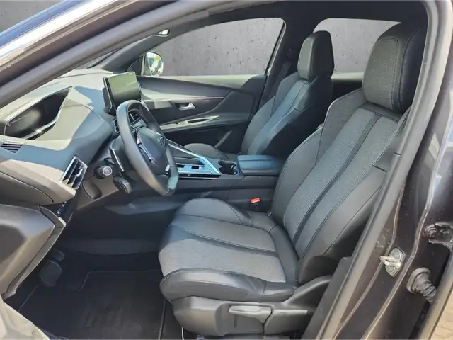 Peugeot 3008 view 9