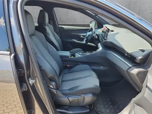 Peugeot 3008 view 13