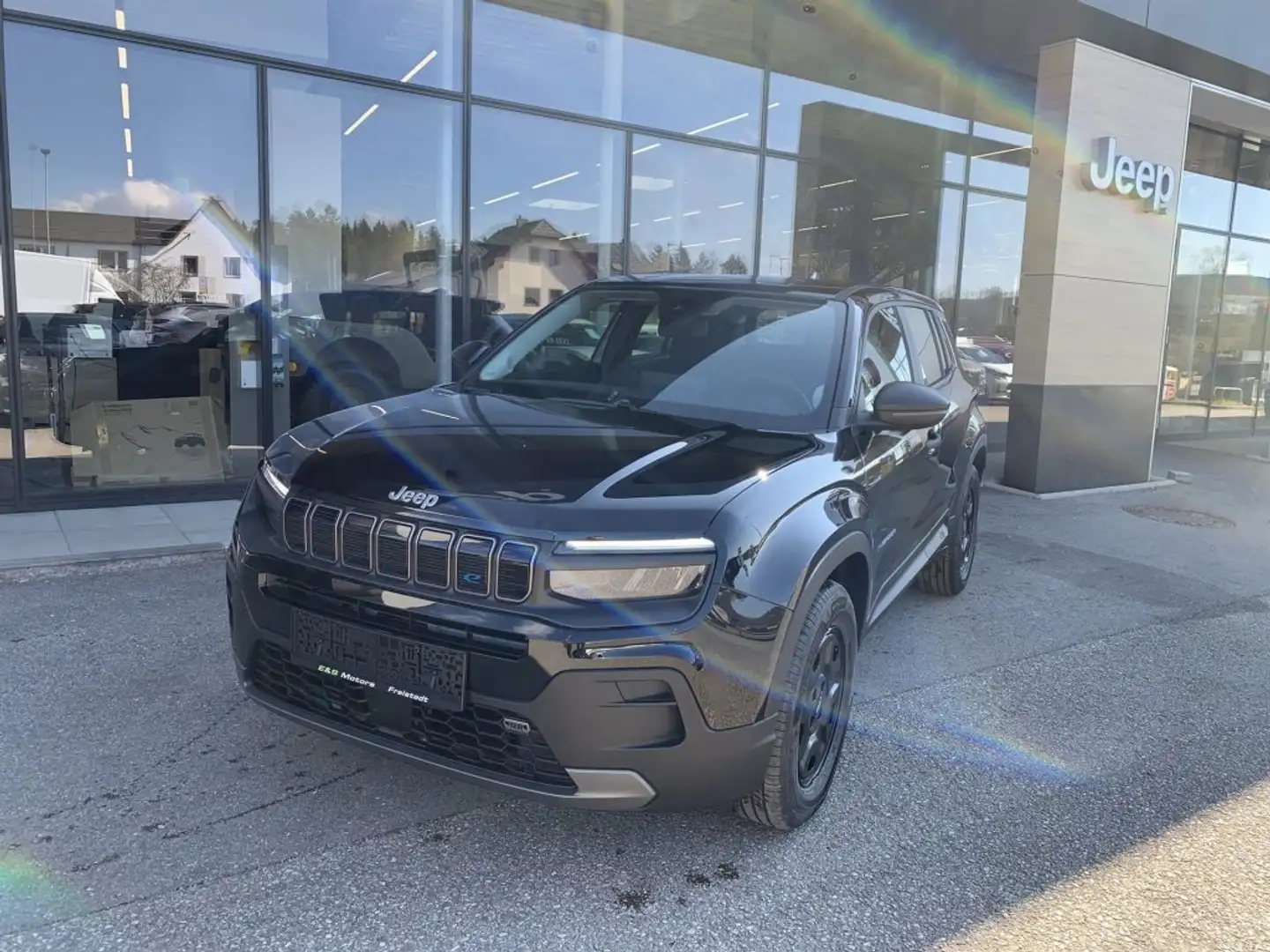 Jeep Avenger Bev 54 Kwh 156 Ps Noir - 1