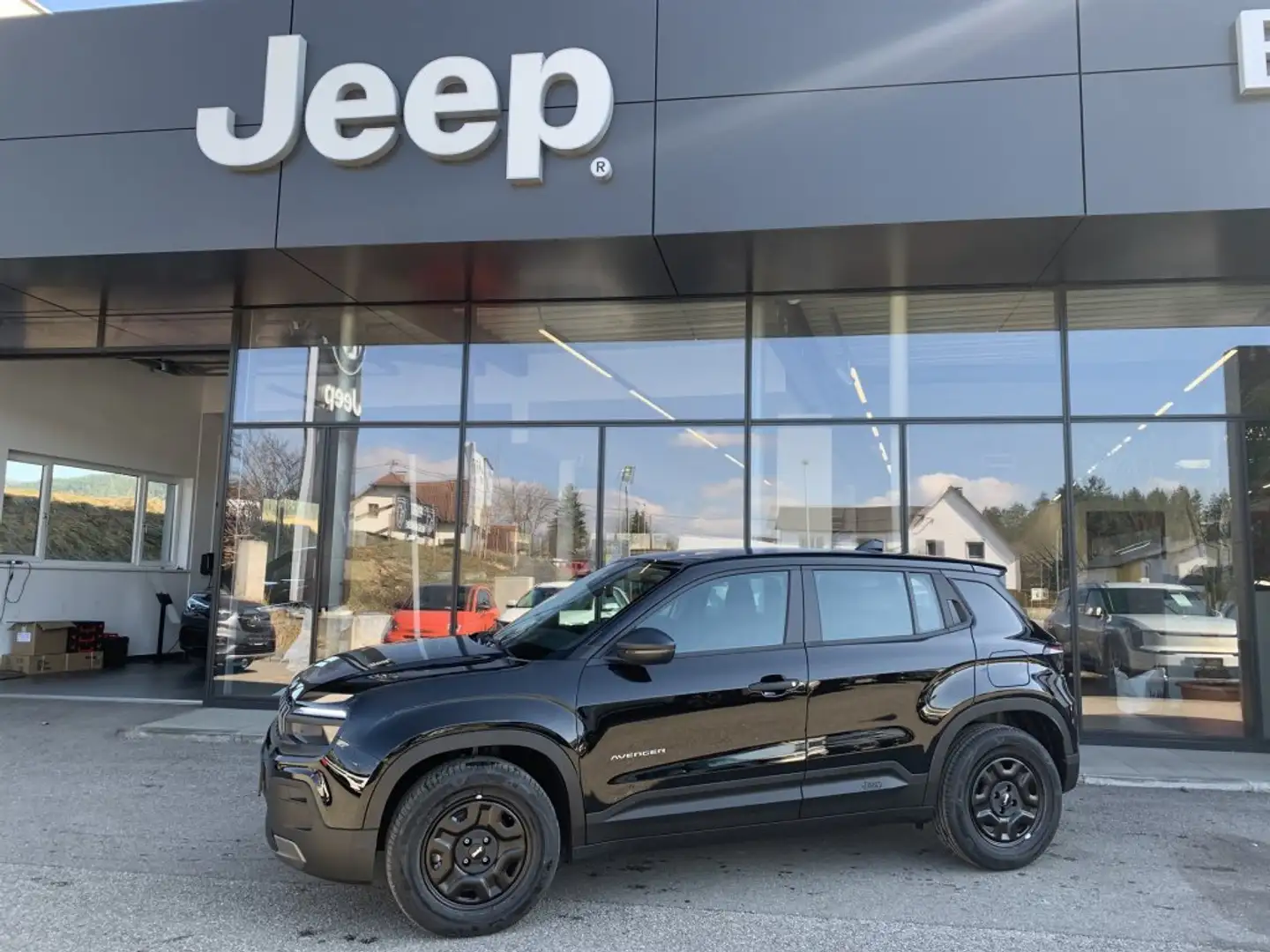 Jeep Avenger Bev 54 Kwh 156 Ps Noir - 2