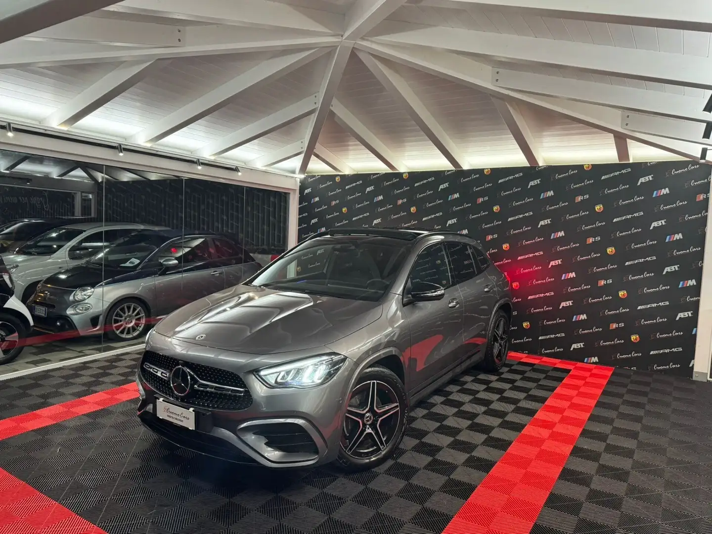Mercedes-Benz GLA 200 d Premium 4matic auto Grigio - 1