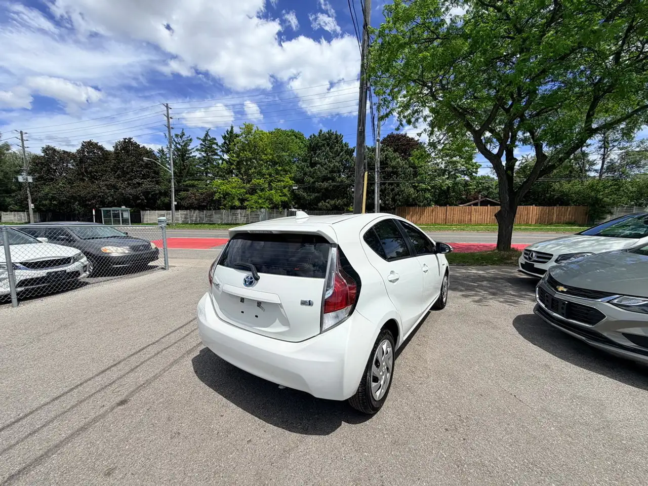 Toyota Prius c photo Toyota Prius c