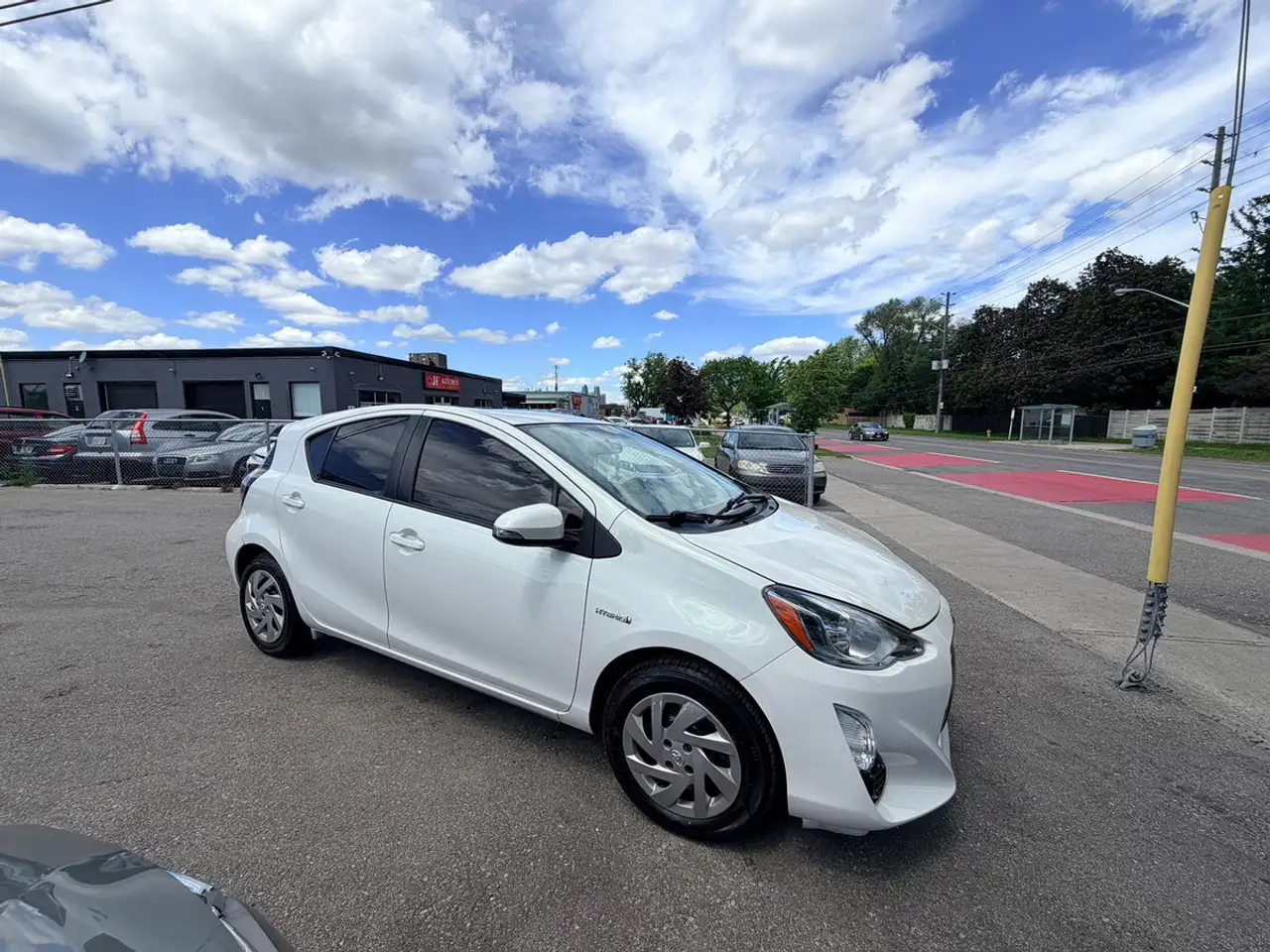 Toyota Prius c photo Toyota Prius c