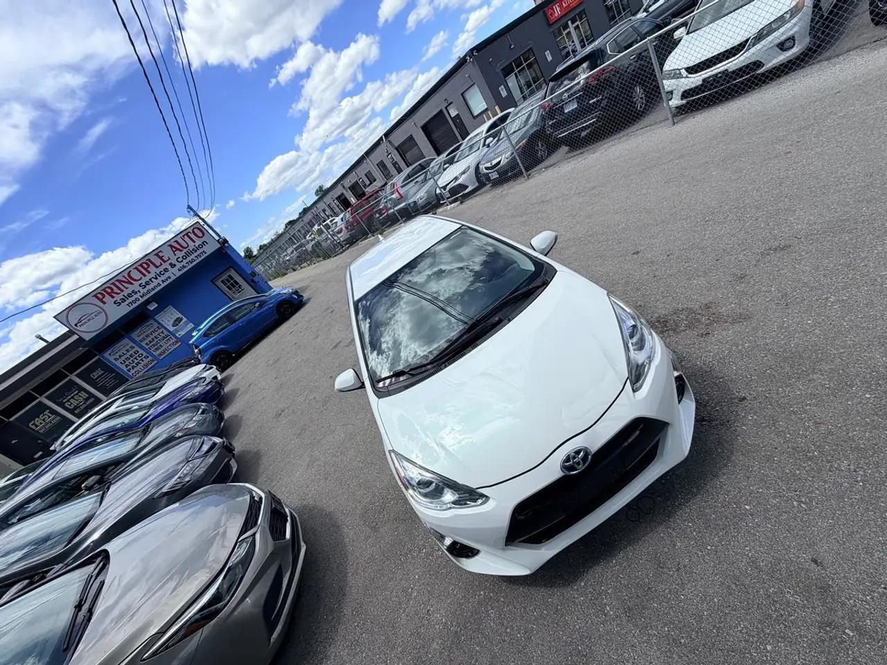 Toyota Prius c photo Toyota Prius c