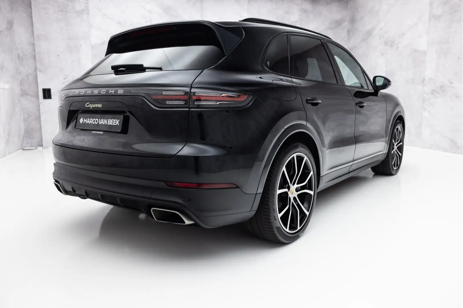 Porsche Cayenne 3.0 E-Hybrid | Pano | Clubleder | E-Trekhaak | Luc Noir - 2