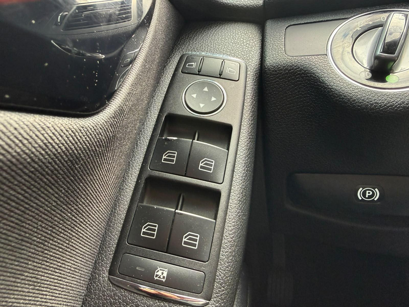 Mercedes-Benz C 200 K *Cruise Control & Stoelverwarming* — photo 15