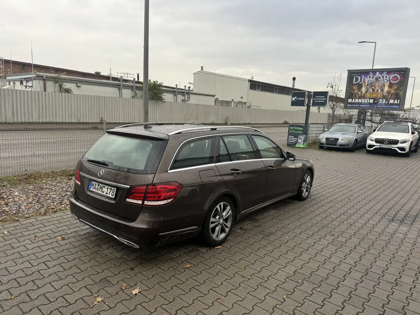 Mercedes-Benz E 220 !!!!!MOTORSCHADEN!!!! E 220 BlueTec (212.201) Brun - 1