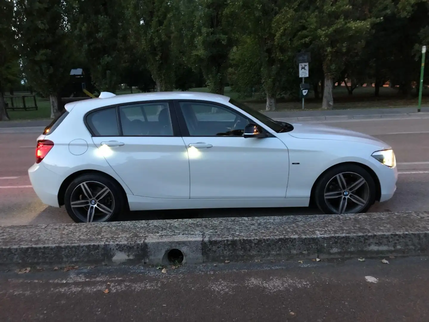 BMW 116 116d 5p Sport - 2