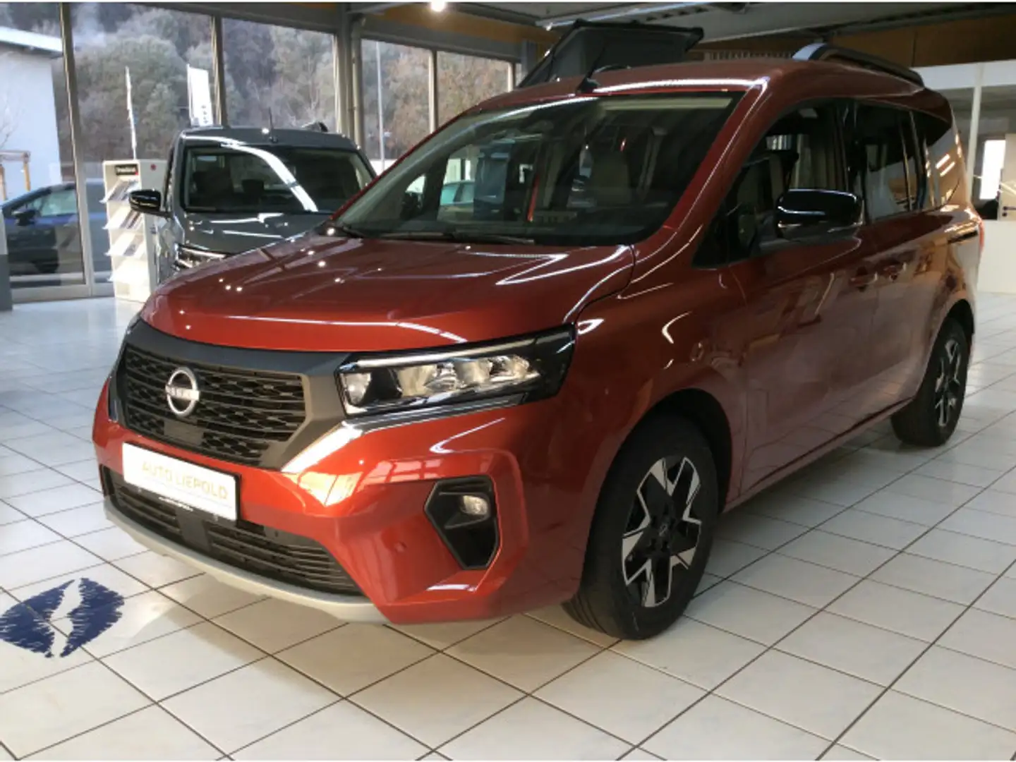 Nissan Townstar 2,0t DIG-T 130 L1 2,0t Tekna Orange - 2