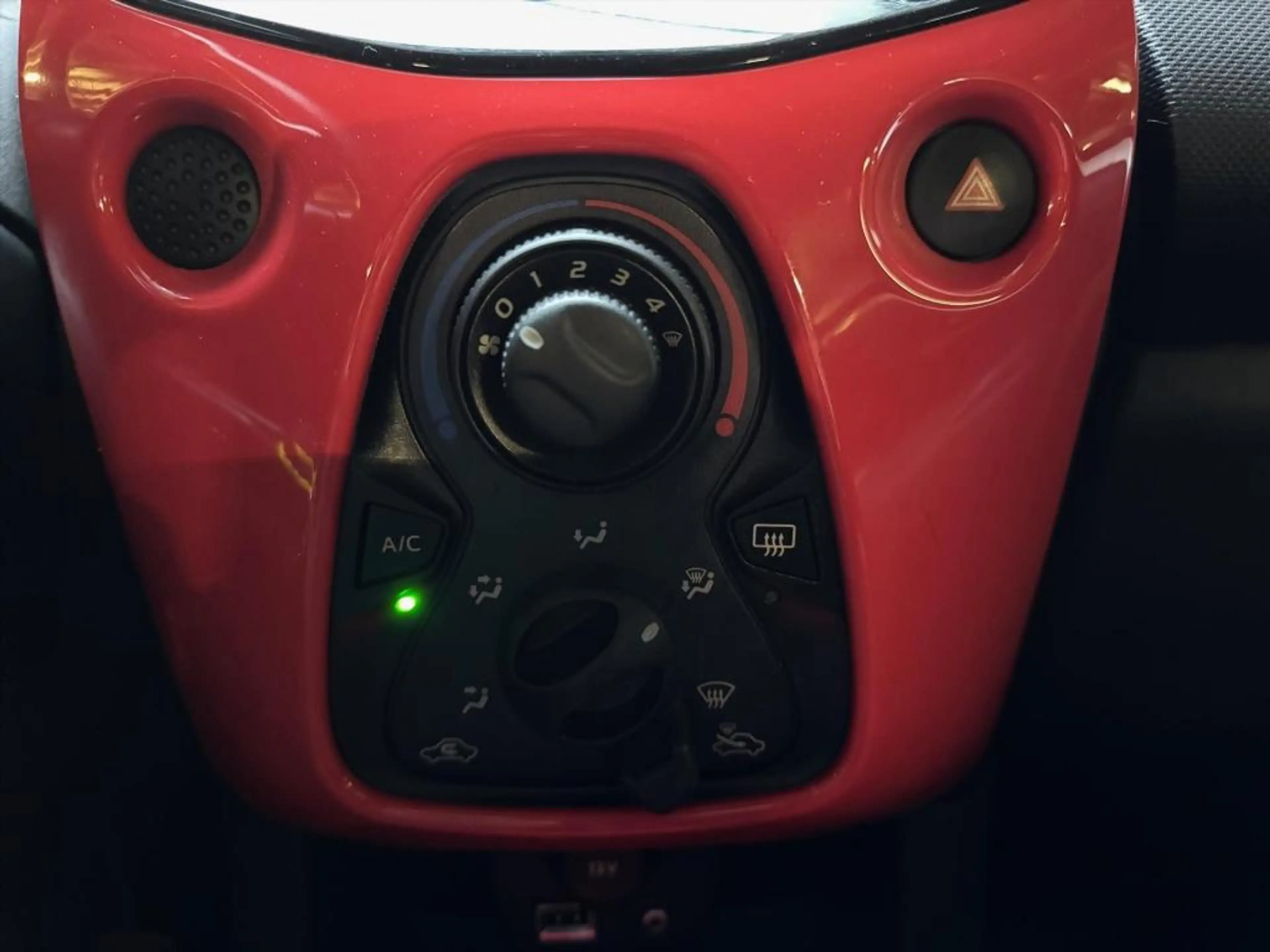 Citroen C1 1.0 e-VTi 5D AIRSCAPE FEEL | Nieuwe koppeling, Cab — photo 18