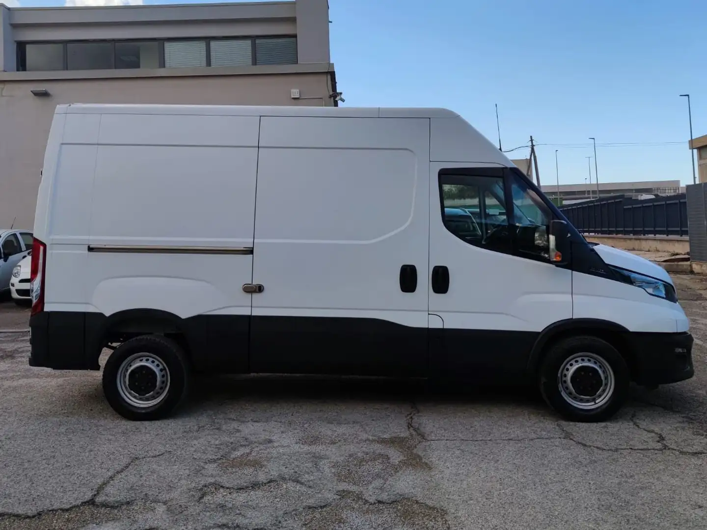 Iveco Daily 35S12 VH2 FURGONE PASSO MEDIO/CORTO 3 POSTI - 2020 Weiß - 2
