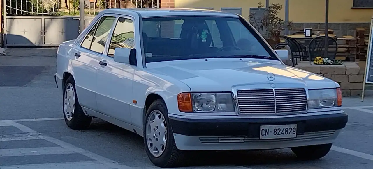 Mercedes-Benz 190 2.0 E 122cv, foto 1
