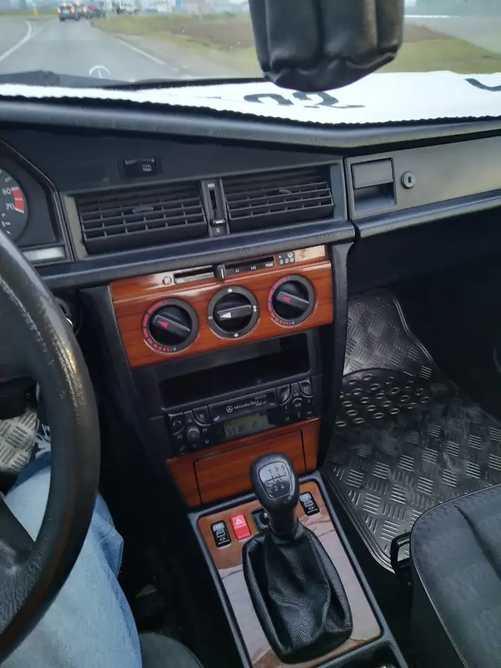 Mercedes-Benz 190 2.0 E 122cv, foto 12