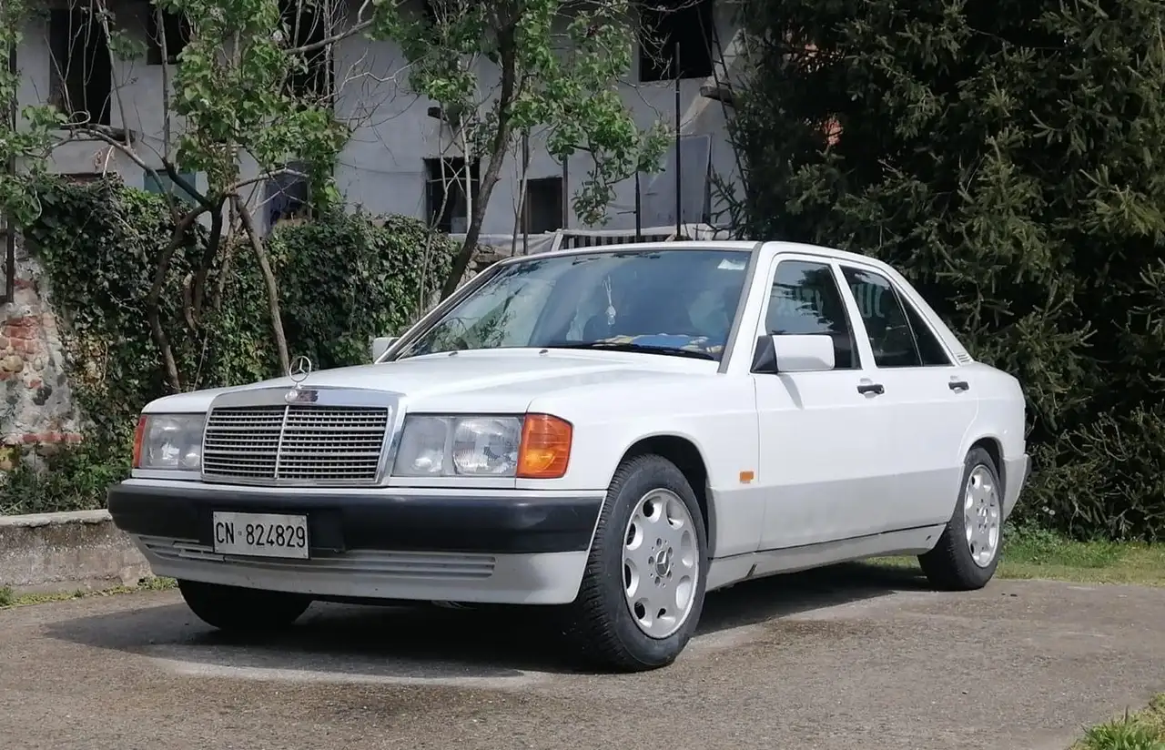 Mercedes-Benz 190 2.0 E 122cv, foto 3