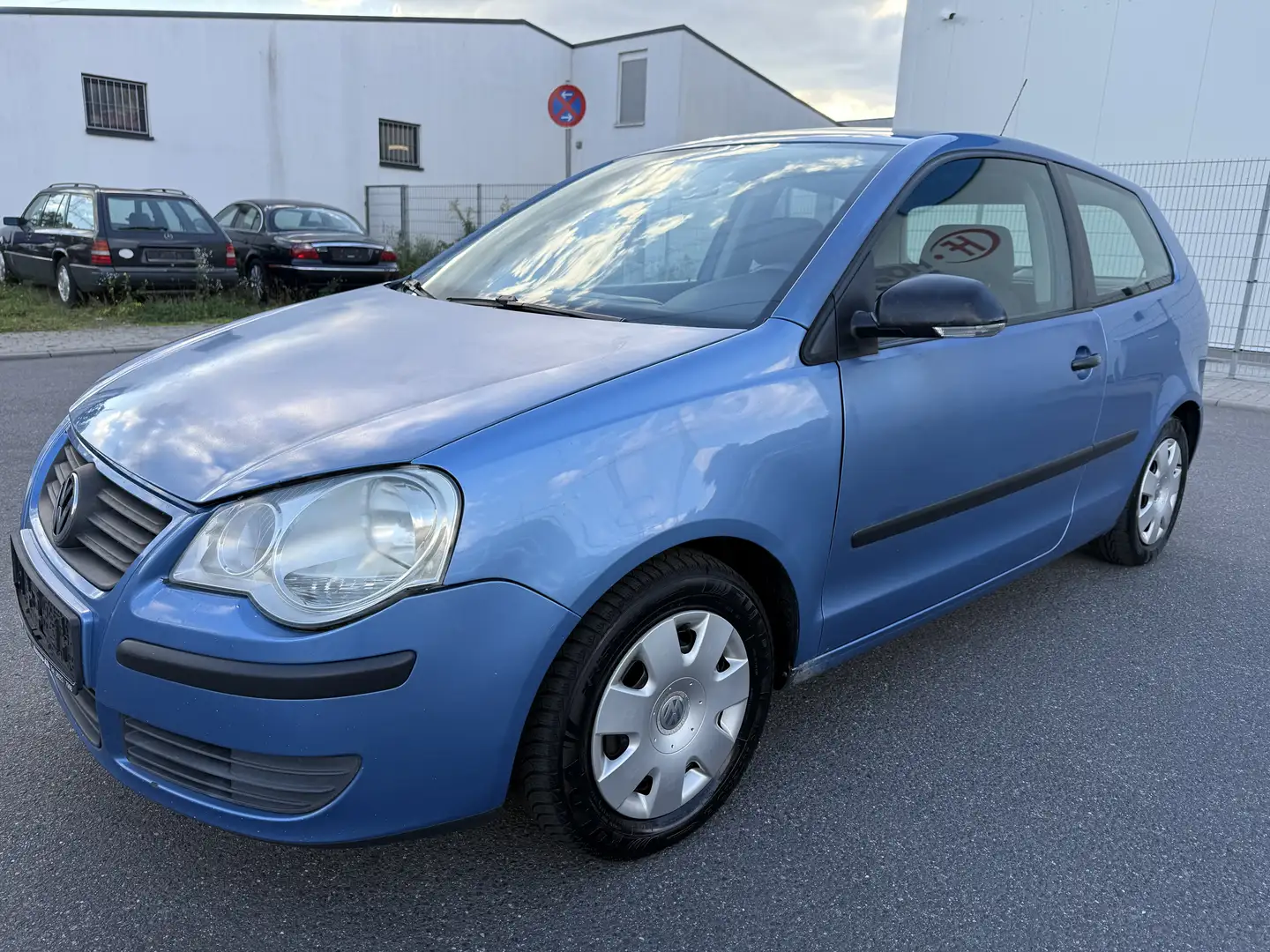 Volkswagen Polo Trendline Neue tüv Blau - 1