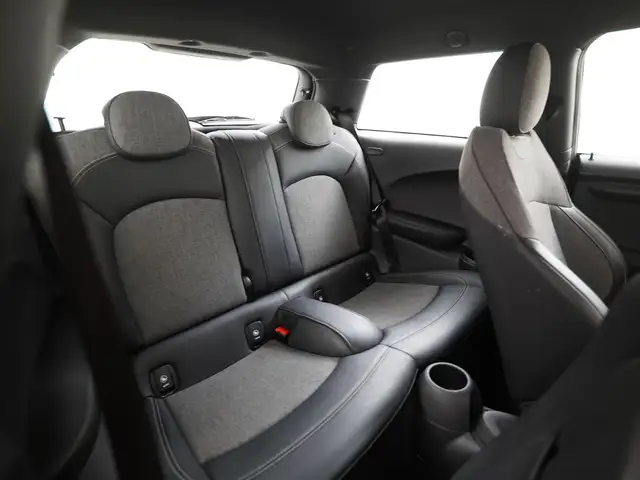 Mini Hatch view 23
