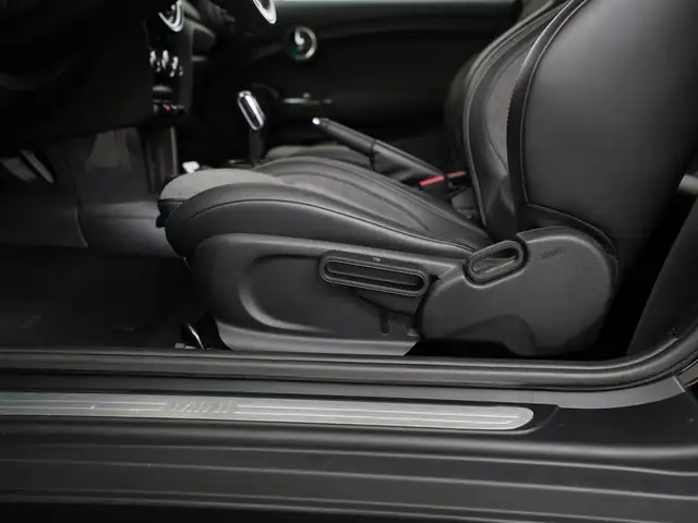 Mini Hatch view 26