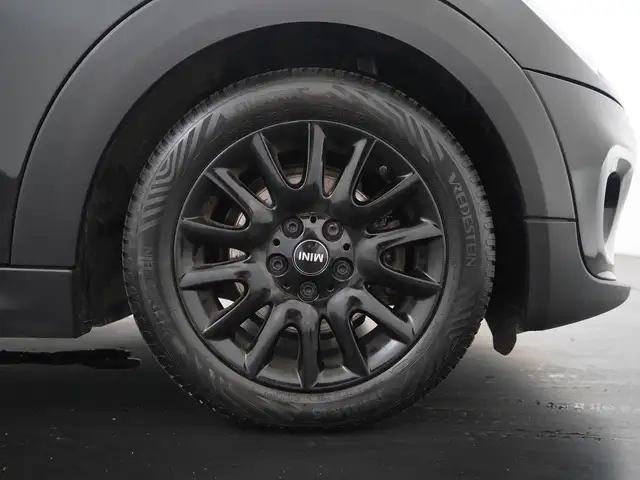 Mini Hatch view 25