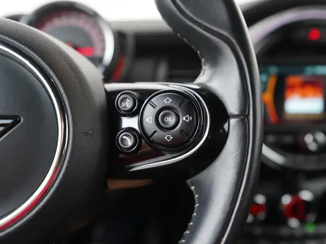 Mini Hatch view 9