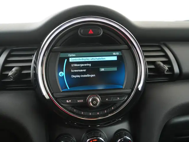 Mini Hatch view 18