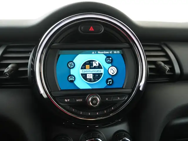 Mini Hatch view 17