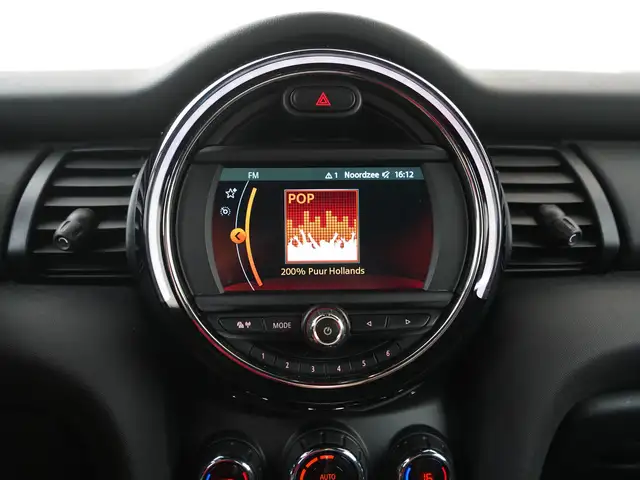 Mini Hatch view 14