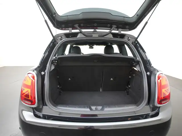 Mini Hatch view 22