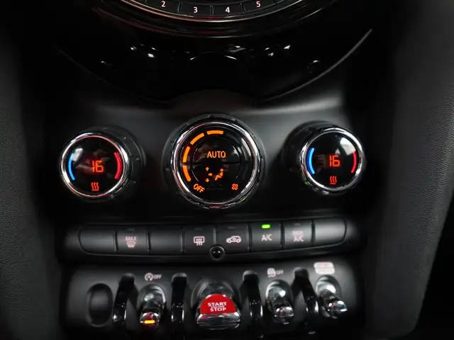 Mini Hatch view 13