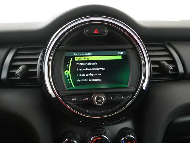Mini Hatch view 19