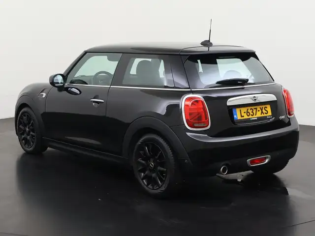 Mini Hatch view 6