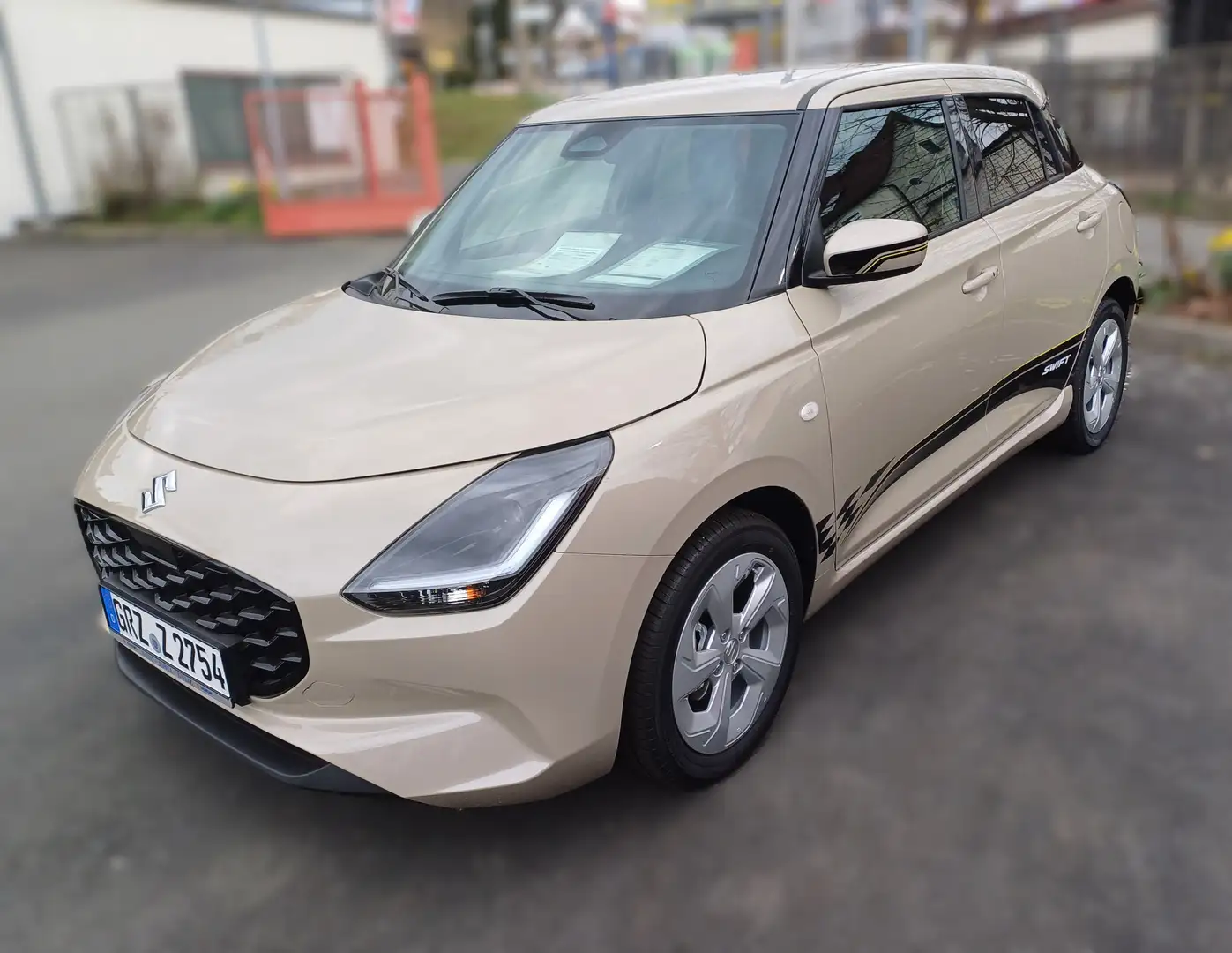 Suzuki Swift Swift 1.2 Dualjet Hybrid  MT Comfort Beige - 1