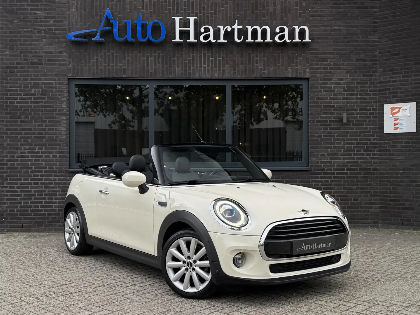 MINI Cooper Cabrio 1.5 Pepper LEDER|STOELVERWARMING|CAMERA|CARPLAY Weiß - 1