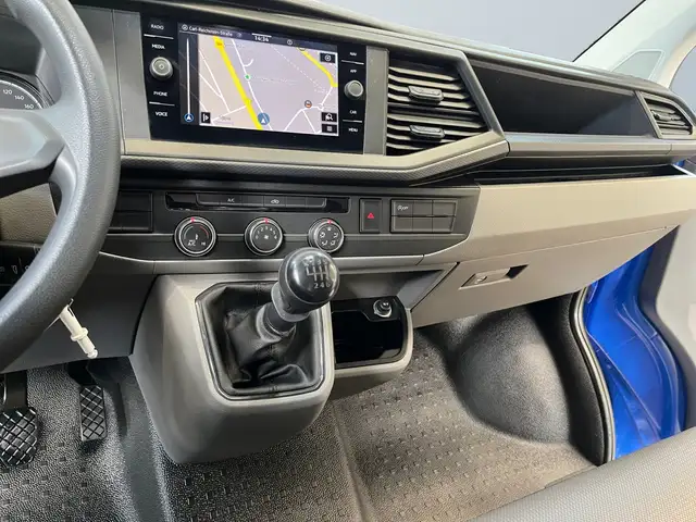 Volkswagen Transporter view 9