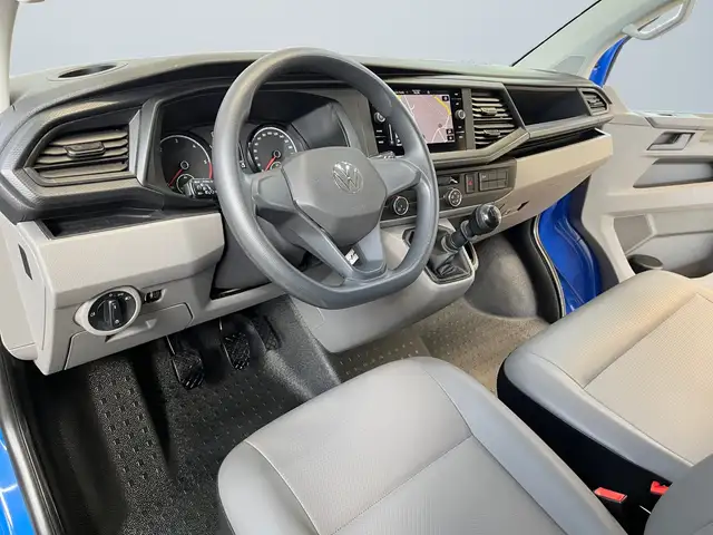 Volkswagen Transporter view 8