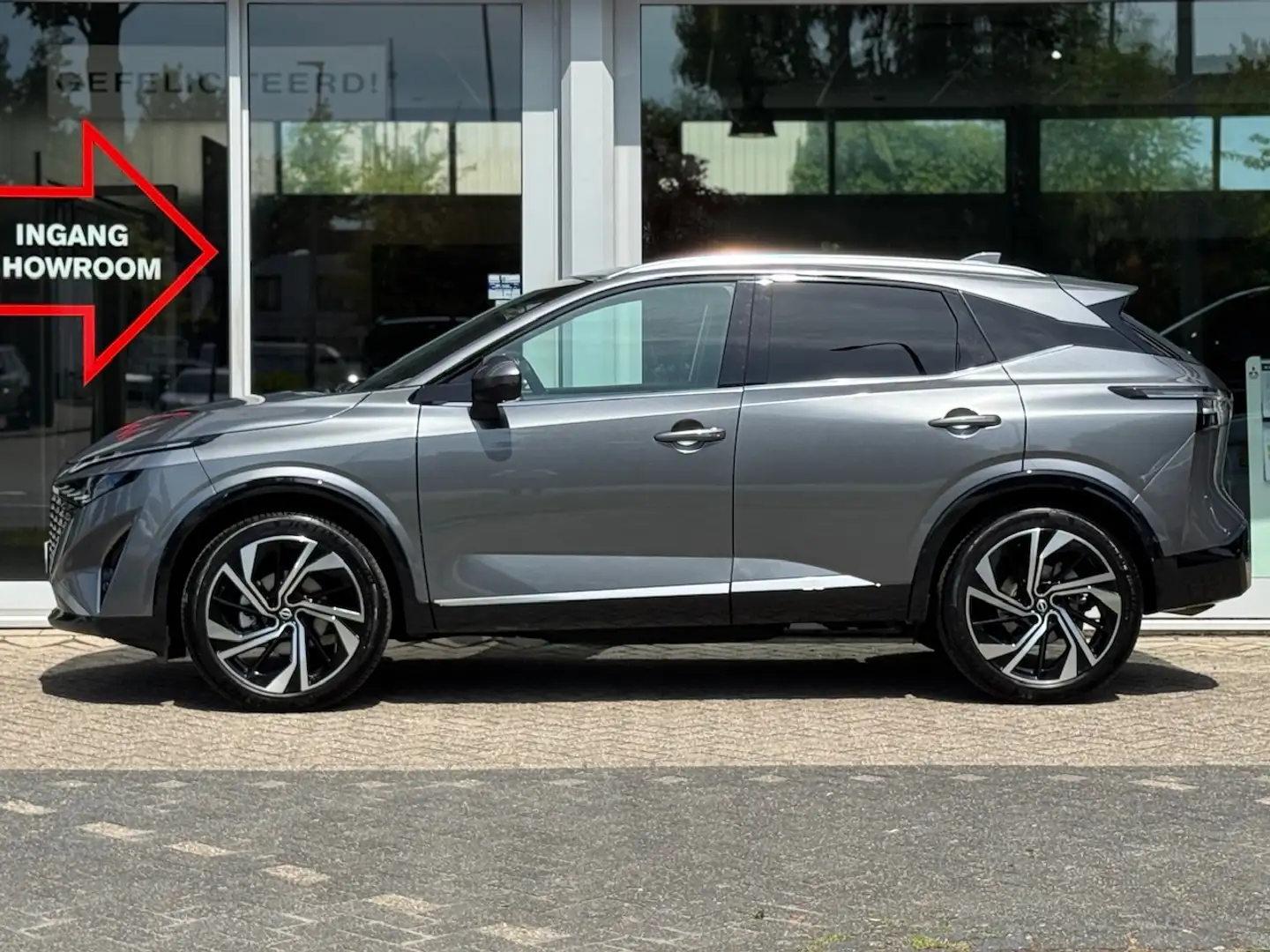 Nissan Qashqai 1.3 Mild-Hybrid 158pk Xtronic Tekna Plus | Leder | Grijs - 2