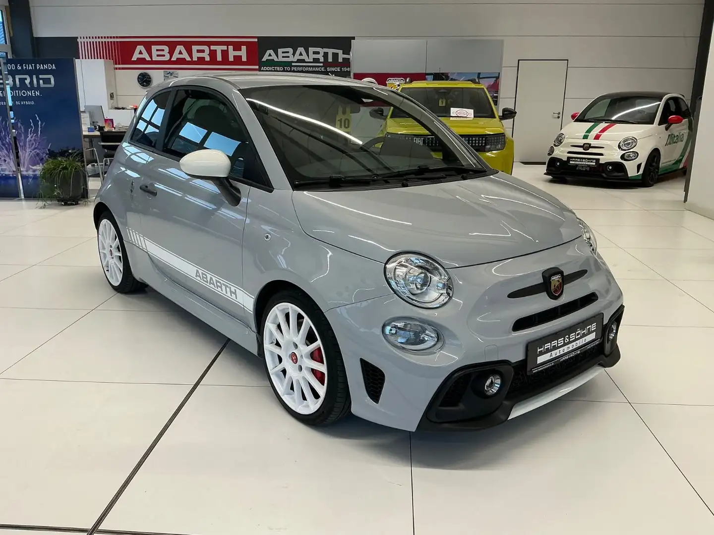 Abarth 595 Essesse 1.4 T-Jet 16V *Beats/Urban-Paket* Gris - 1