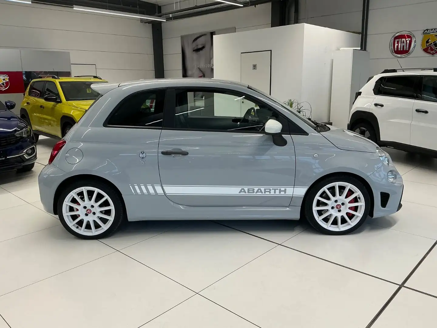 Abarth 595 Essesse 1.4 T-Jet 16V *Beats/Urban-Paket* Gris - 2