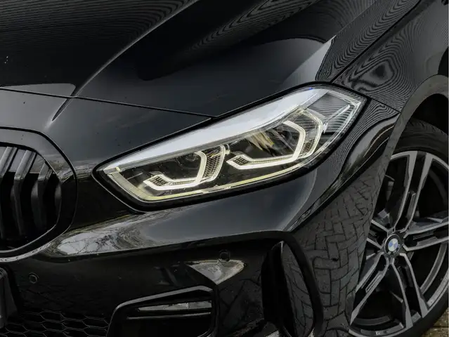 BMW 1 Series view 9