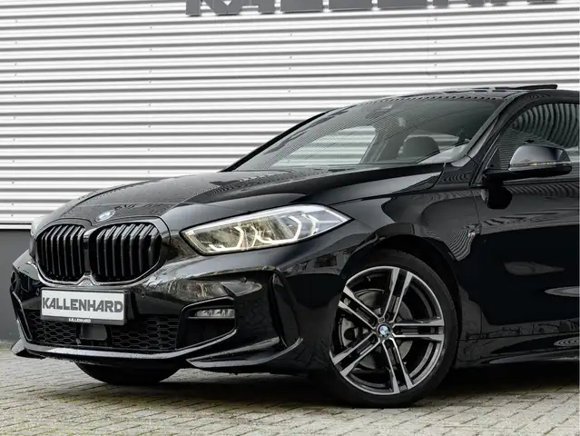 BMW 1 Series view 8