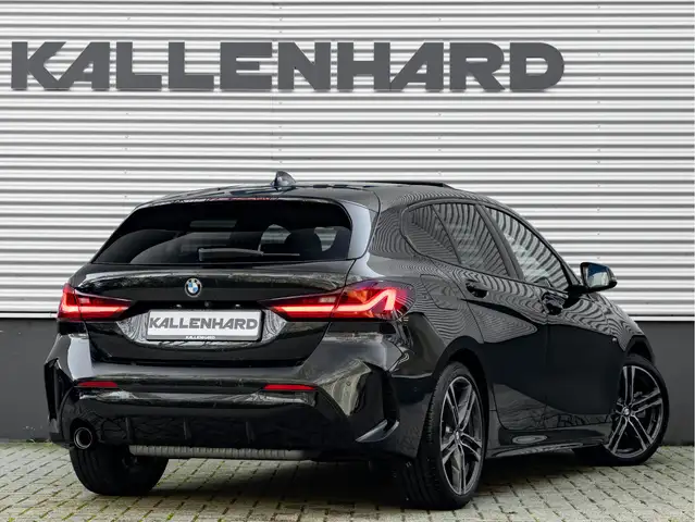 BMW 1 Series view 2