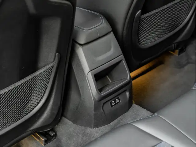 BMW 1 Series view 25