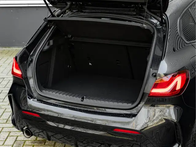 BMW 1 Series view 11