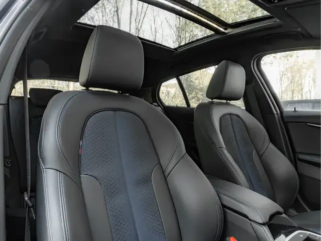 BMW 1 Series view 19