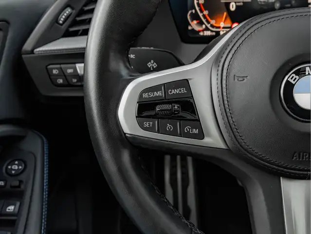 BMW 1 Series view 28