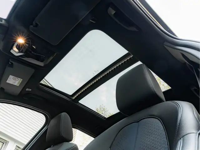 BMW 1 Series view 3