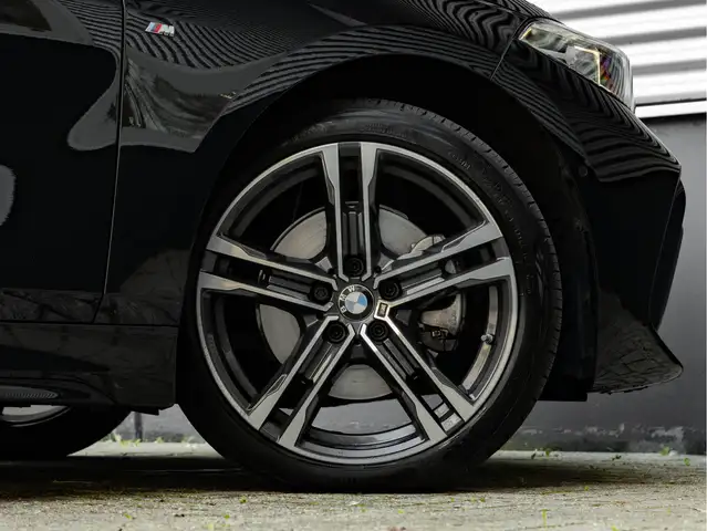 BMW 1 Series view 14