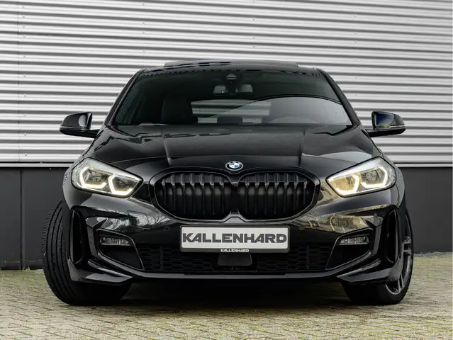 BMW 1 Series view 5