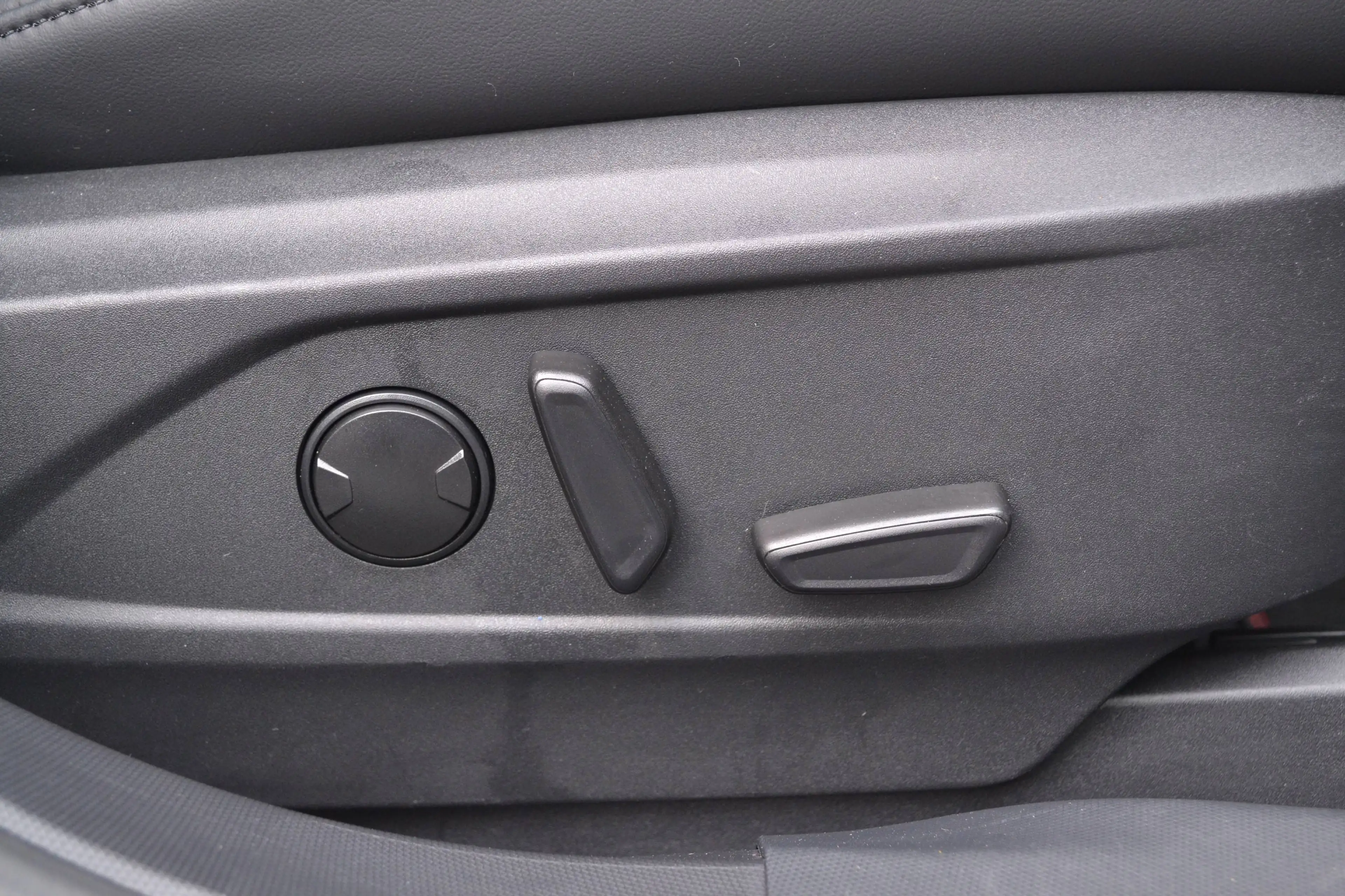 Ford Mustang Mach-E Mustang Mach-E 99 kWh AWD Extended Range — photo 9