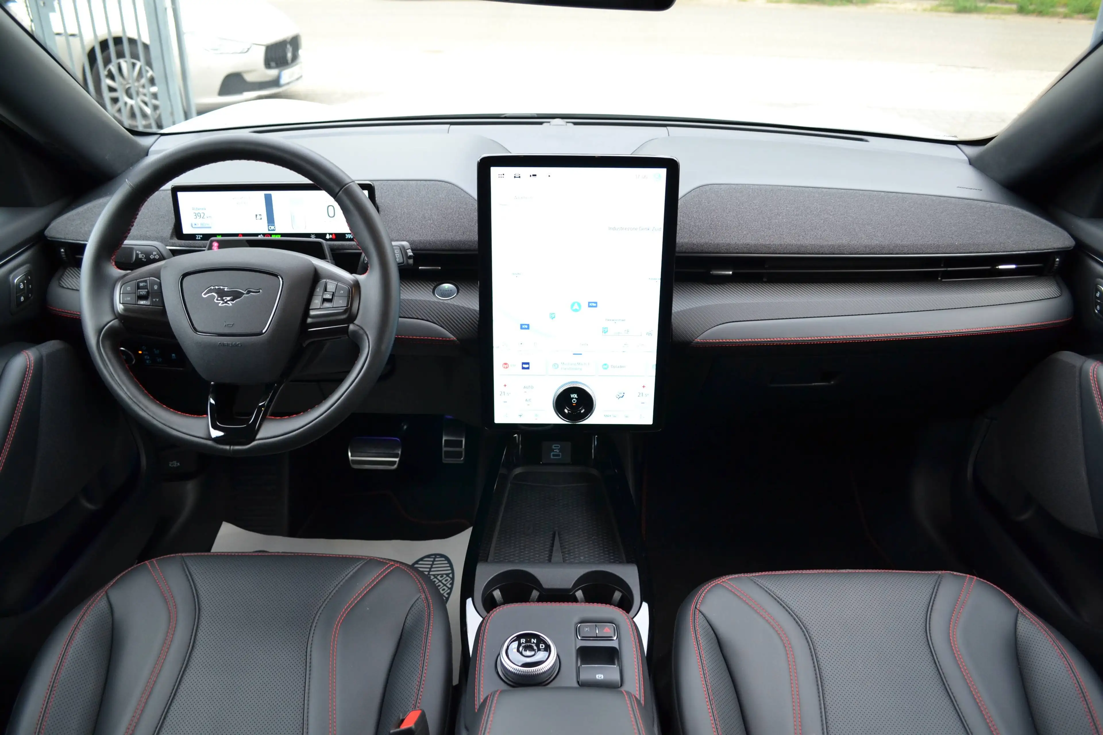 Ford Mustang Mach-E Mustang Mach-E 99 kWh AWD Extended Range — photo 12